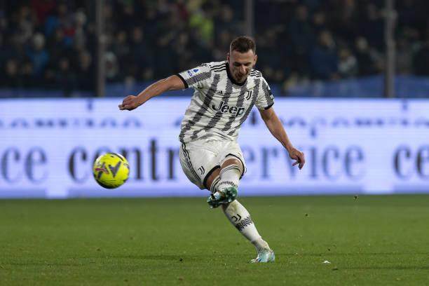 1672892740418064400.jpg 1454240565-612x612.jpg